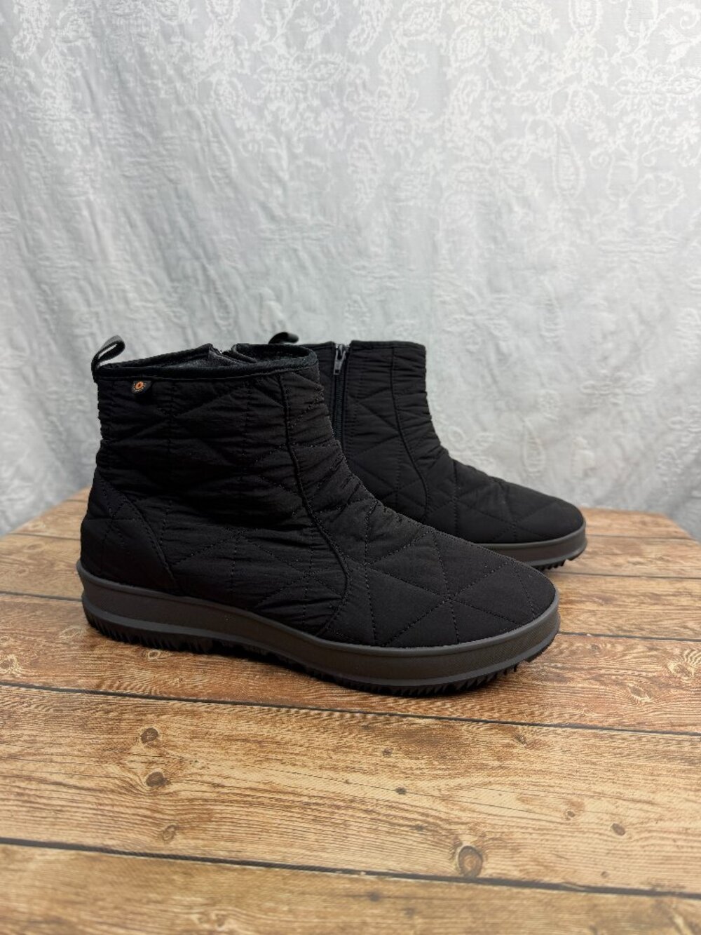 BOGS Women’s Quilted Waterproof Winter Ankle Boots Black Size 11